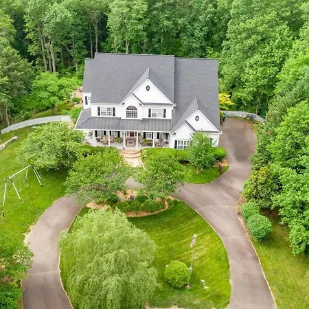 River Rock Villa - Privacy, Pool, River, Luxury